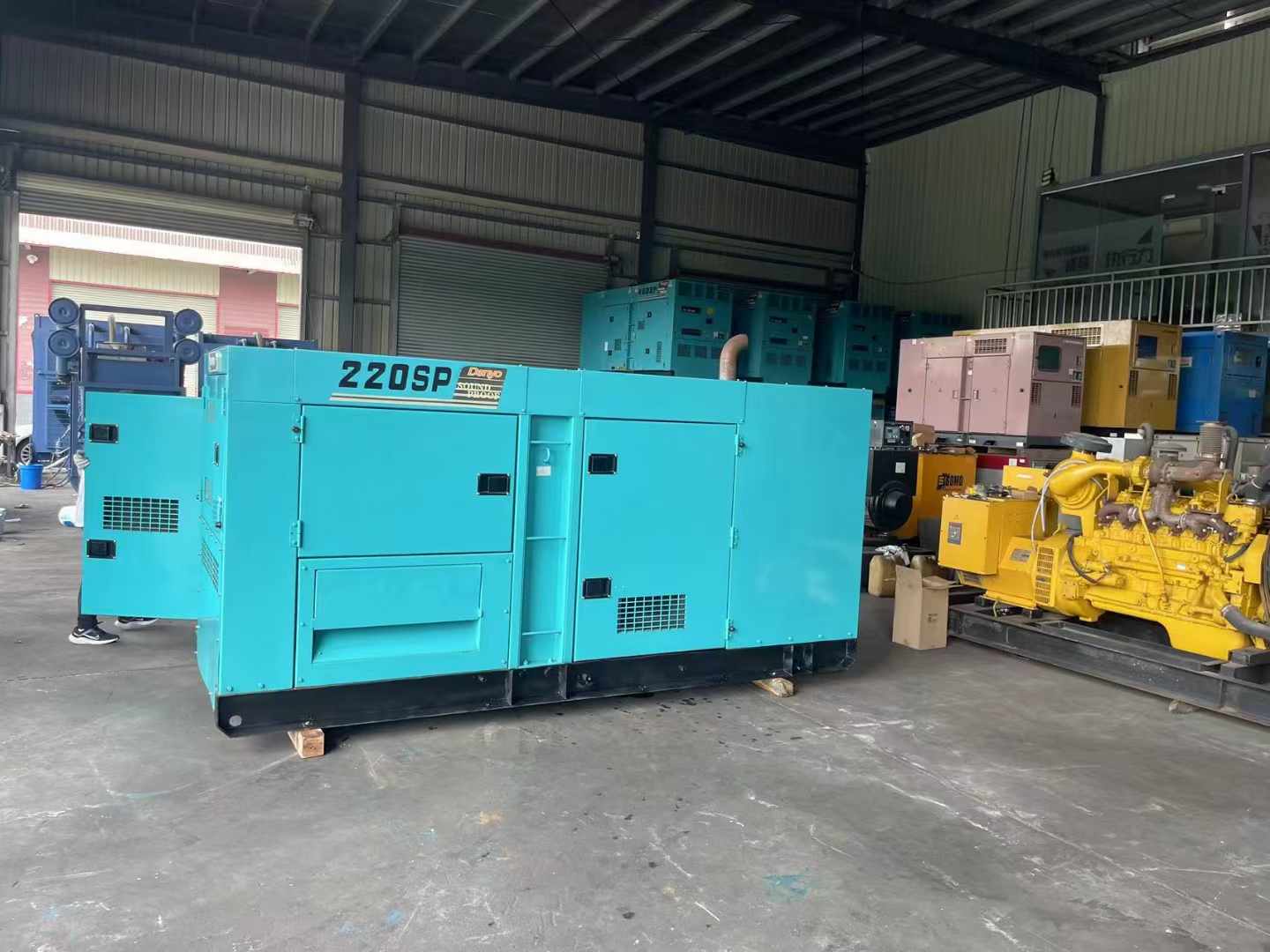 德惠800kW 柴油发电机的输出电流波动范围是多少？